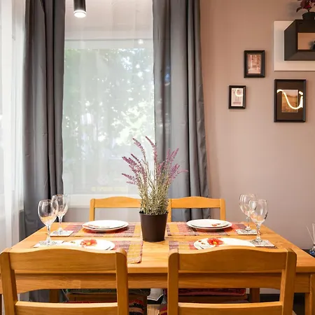 Flats With Style 瓦爾納